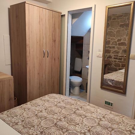 Guesthouse Mirula Split Bagian luar foto
