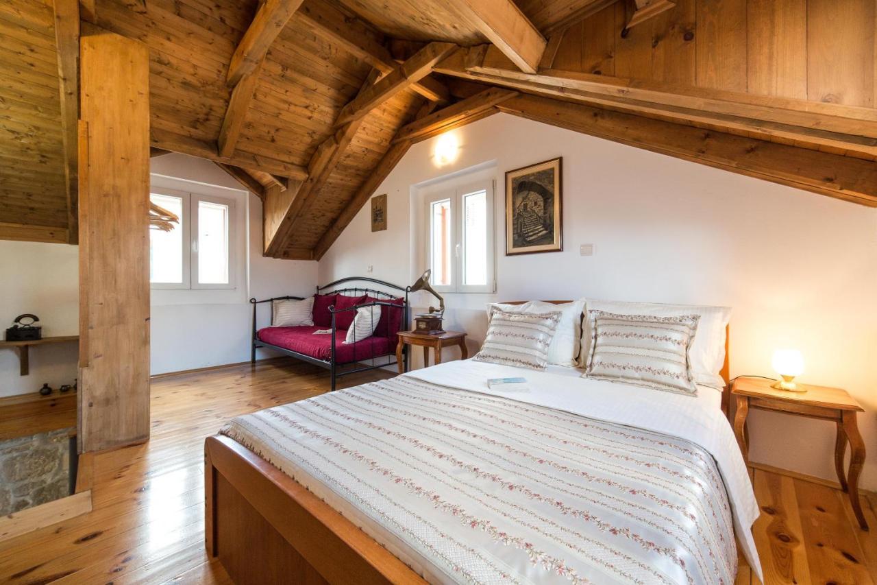Guesthouse Mirula Split Bagian luar foto