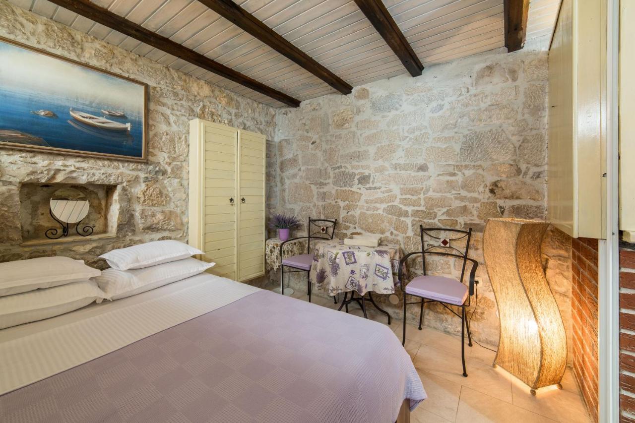 Guesthouse Mirula Split Bagian luar foto