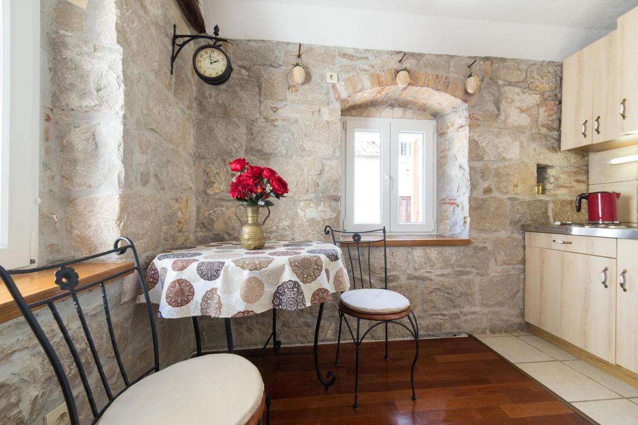 Guesthouse Mirula Split Bagian luar foto