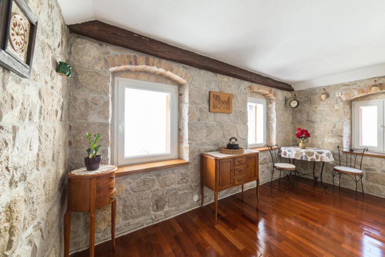 Guesthouse Mirula Split Bagian luar foto