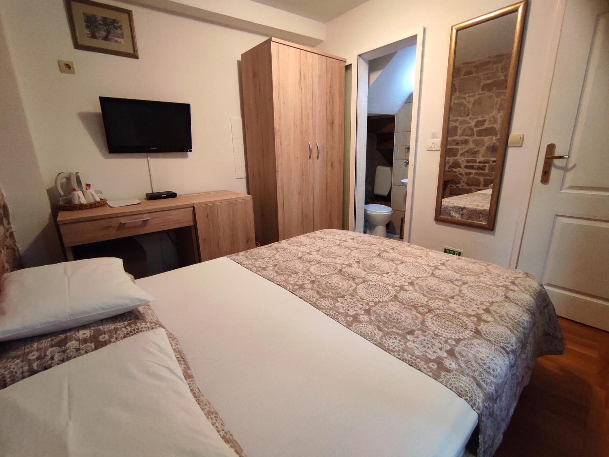 Guesthouse Mirula Split Bagian luar foto